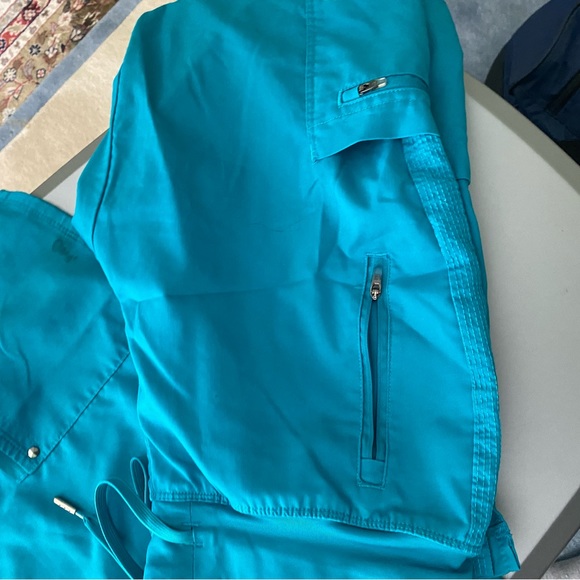 Scrub set - Picture 4 of 4